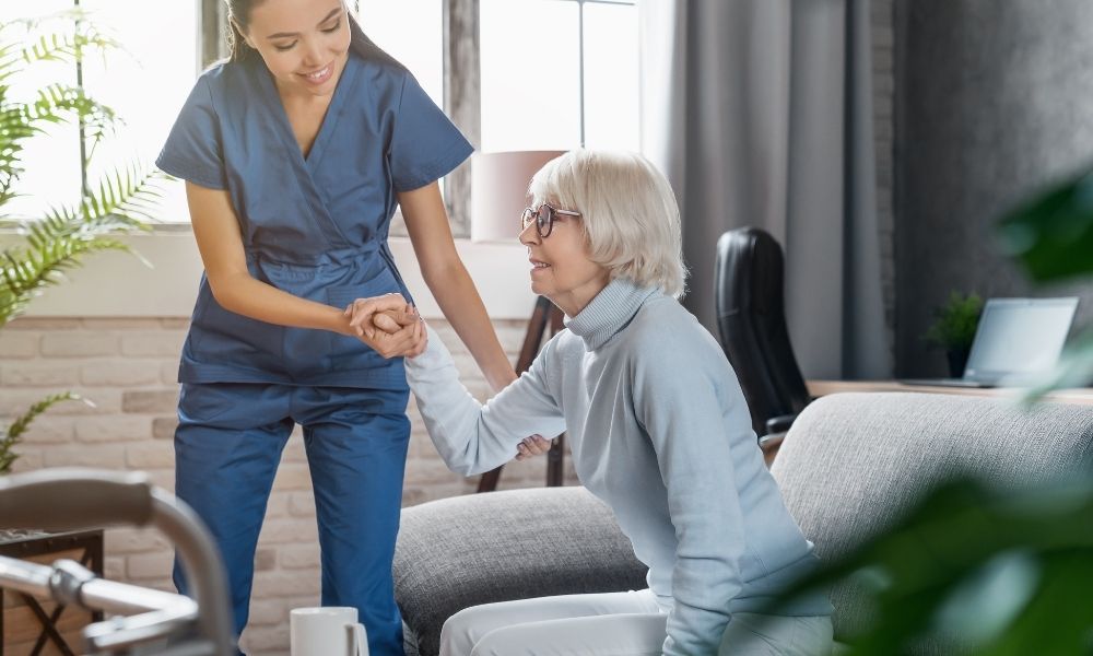 Reasons To Choose In-Home Care Over a Nursing Home